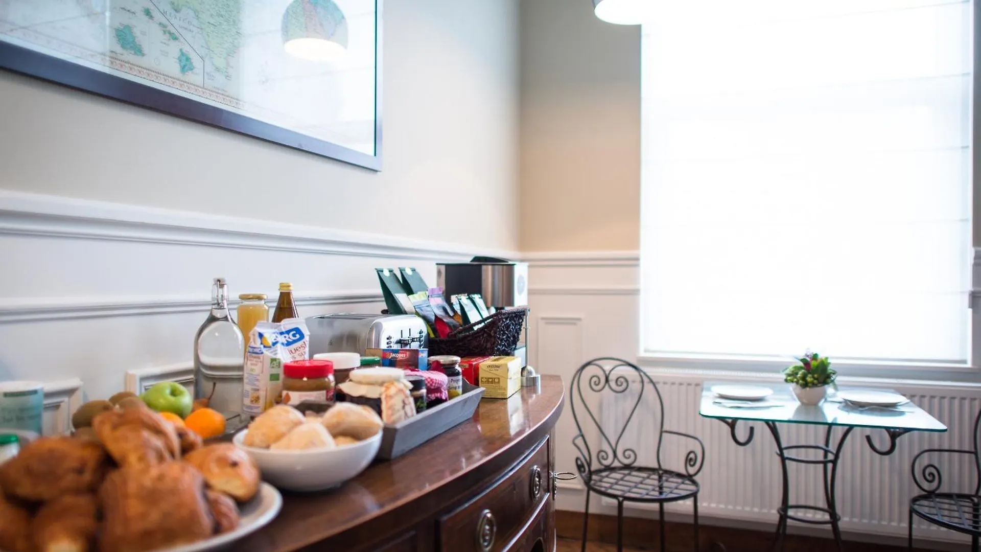 Bed & Breakfast B&B Avenue Deschanel Brussels
