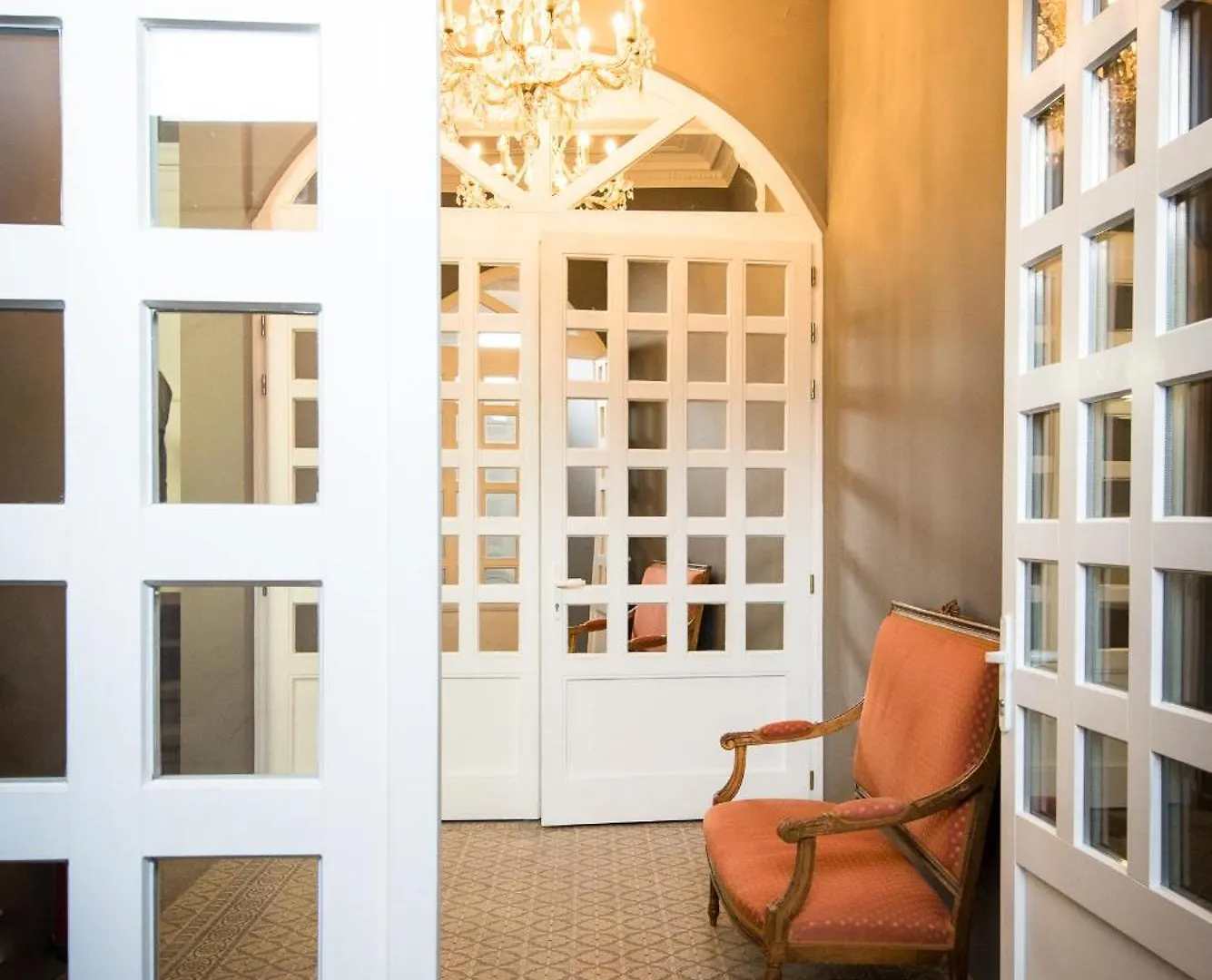 B&B Avenue Deschanel Brussels Bed & Breakfast