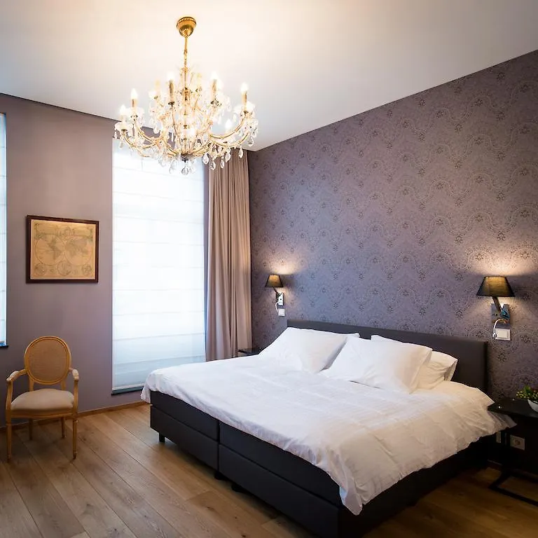 B&B Avenue Deschanel Brussels Belgium